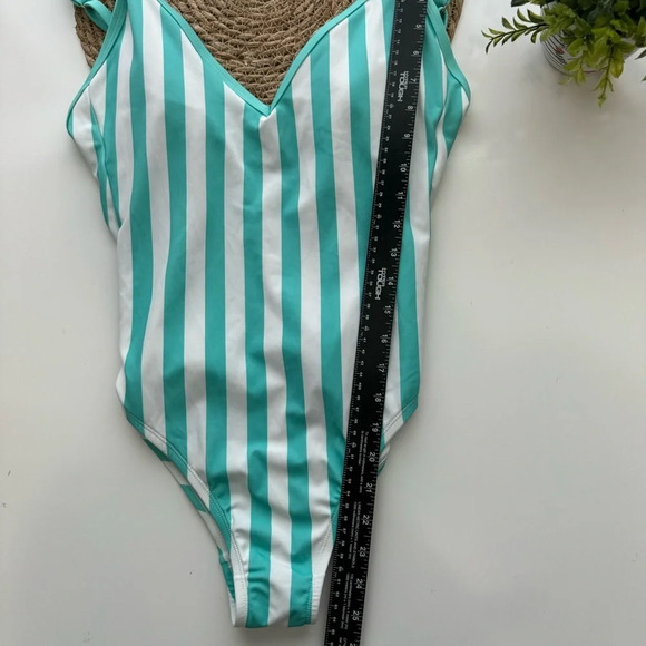 Kona Sol Women's V-Neck Over The Shoulder High Leg One Piece Swimsuit Size M - Picture 8 of 13